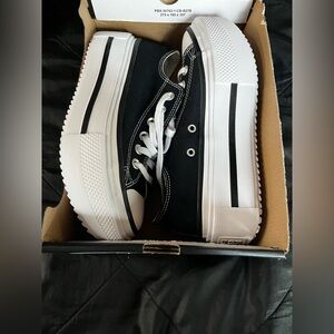 Converse Black and White Lace-Up Sneakers platform